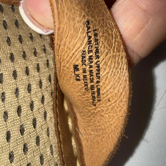 Born Gorpcore Classic Leather Designer Minimalist Flip Flops Thong Sandals 8/39 - Picture 4 of 11